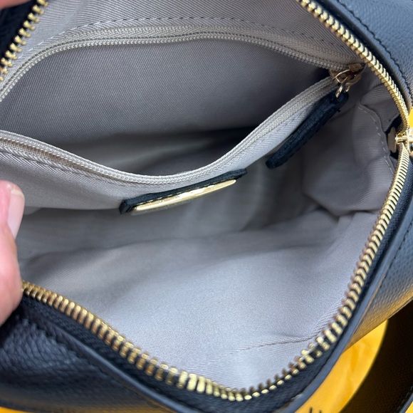 Women's Valentino by Mario Babette bonbon Leather Crossbody bag made in Italy - Picture 11 of 16